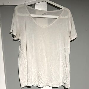 Women’s Hollister White V-Neck T-Shirt ~ Size Medium